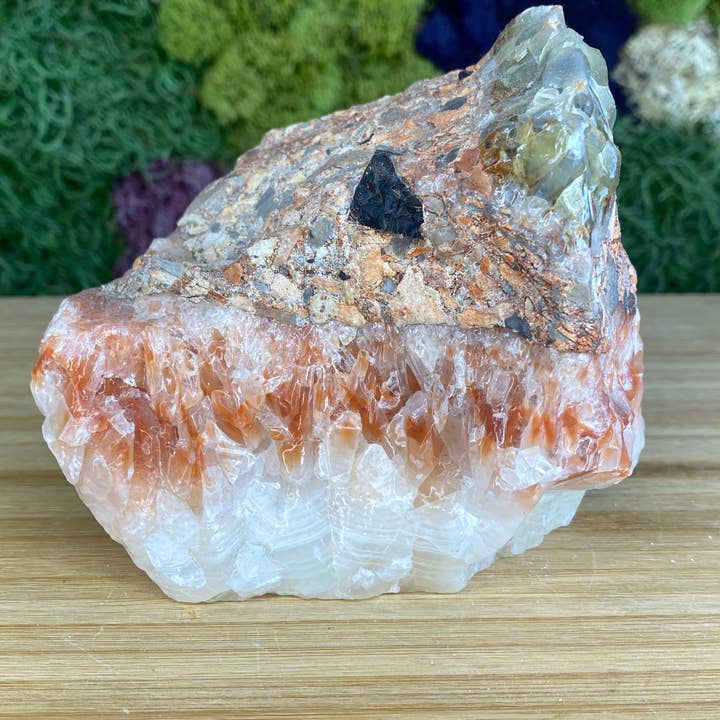 RØD OG GRØN KALCIT RÅ for engroshandel hos Roman Grey Co.