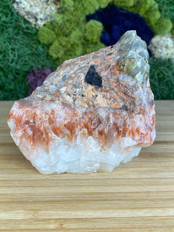 CALCITE BRUTE ROUGE ET VERTE pour la vente par Roman Grey Co.