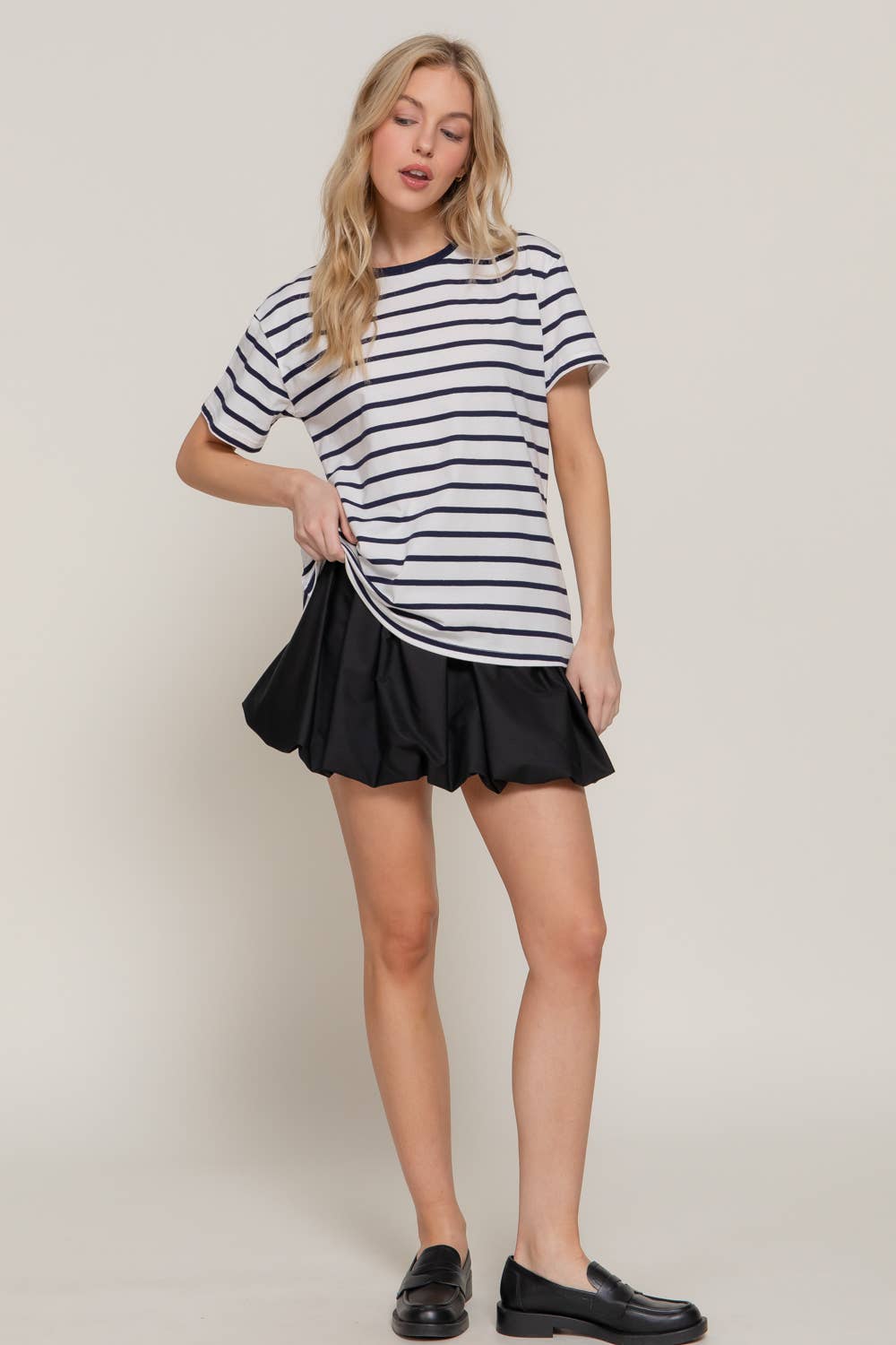 Active Basic | Active USA - Wholesale Gebreide top - Dames - Oversized T-shirt met korte mouwen en ronde hals in Y/D-strepen4