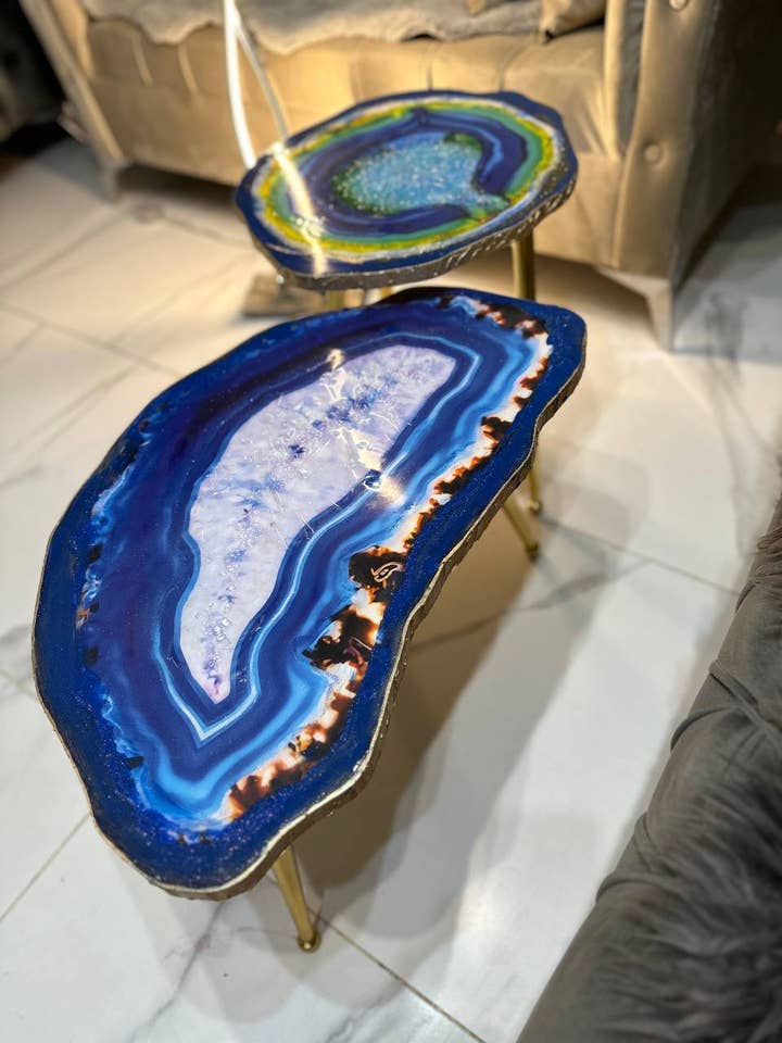 2 grandes tables gigognes faites à la main en époxy art Geode, café/accompagnement pour la vente par SamshineDesign