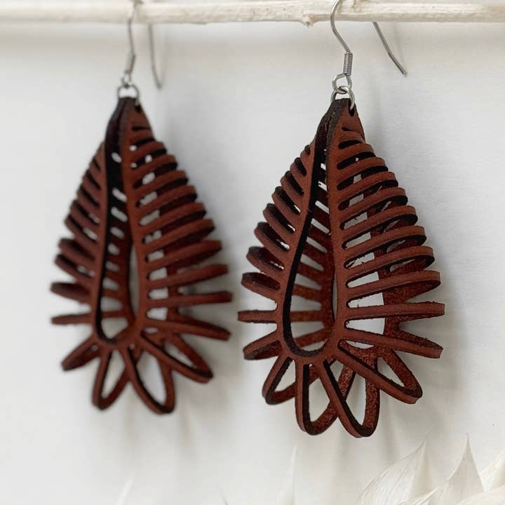 Loop There It Is | örhängen med läderöglor för wholesale av The Lonely Pine