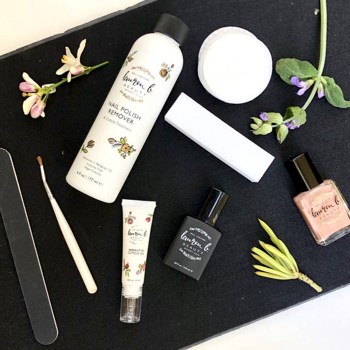 Kit de manucure à faire soi-même à la maison pour la vente par Lauren B. Beauty