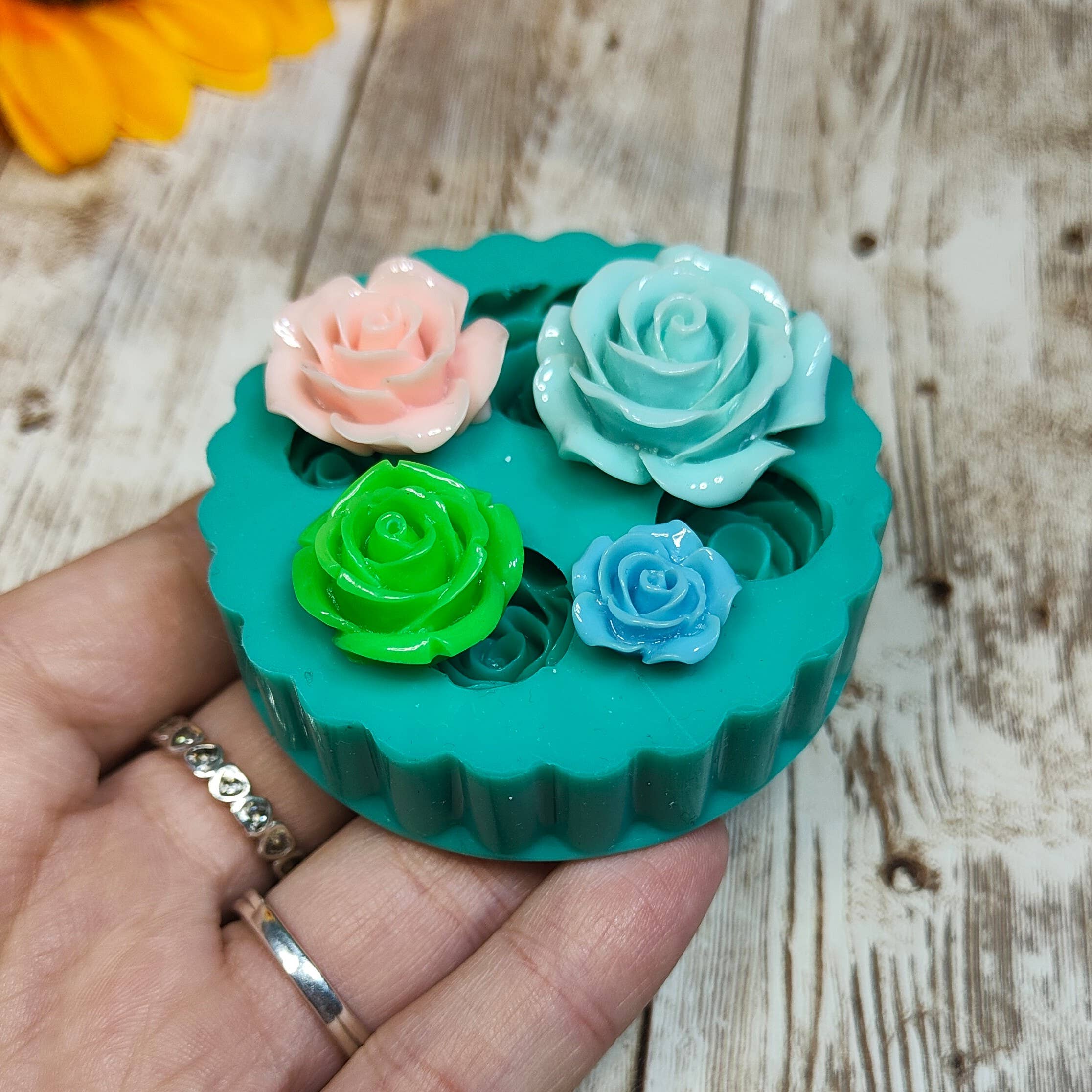 Serena Creazione di Serena Stampone - Wholesale Doe-het-zelf-knutselset - Roze siliconen mal in diverse maten voor hars en gips1