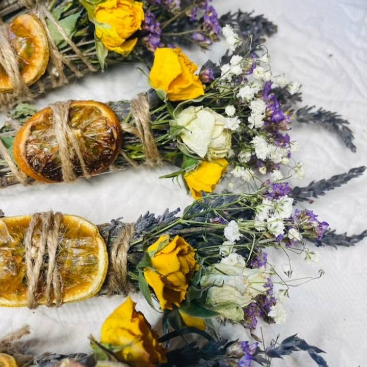 CharlieHaze - Wholesale Sage Bundle - Lavender, Mint, Lemon Spring Smudge Stick