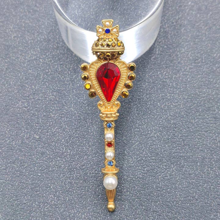 Mio Queena - Venta al por mayor Broches - Broche vintage con forma de varita mágica con diamantes de imitación