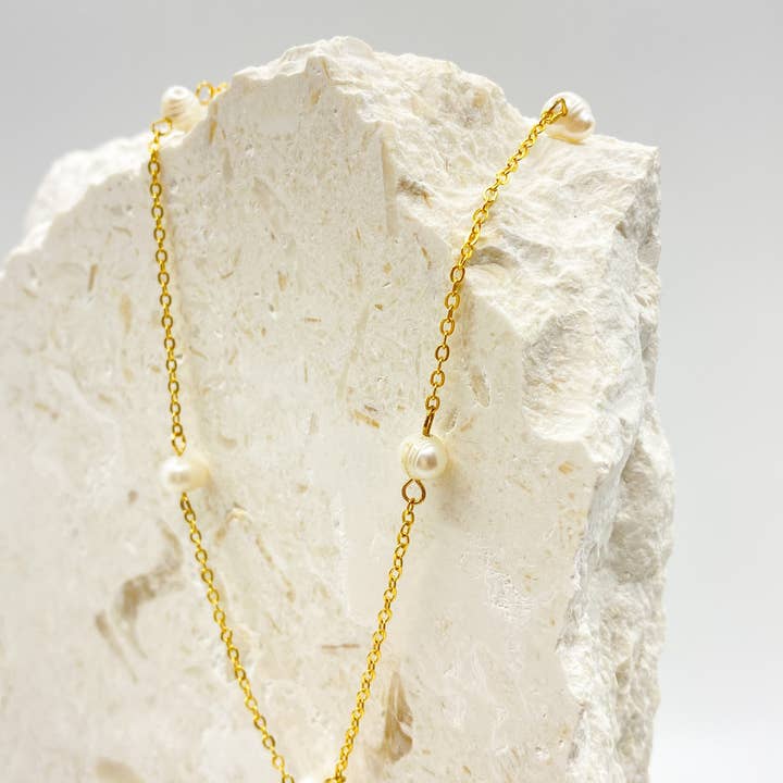 Angels Whisper Accessories - Venta al por mayor Collares de cuentas/perlas - Collar Ally Pearl chapado en oro de 18 quilates5