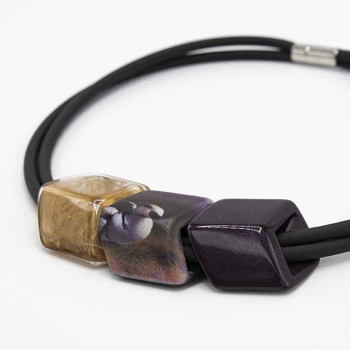 Exklusivt gummihalsband med 3 kuber från Golden Age, Melchior d'Hondecoeter för wholesale av FATES, style with a story