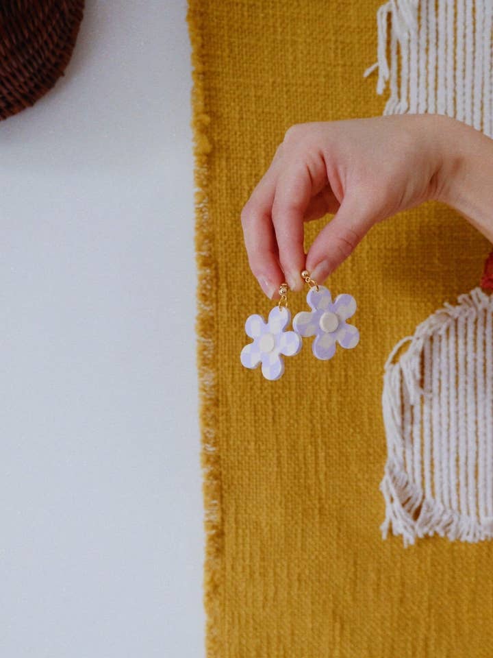 Large Checkerboard Daisies in Lavender for wholesale by Sumaq