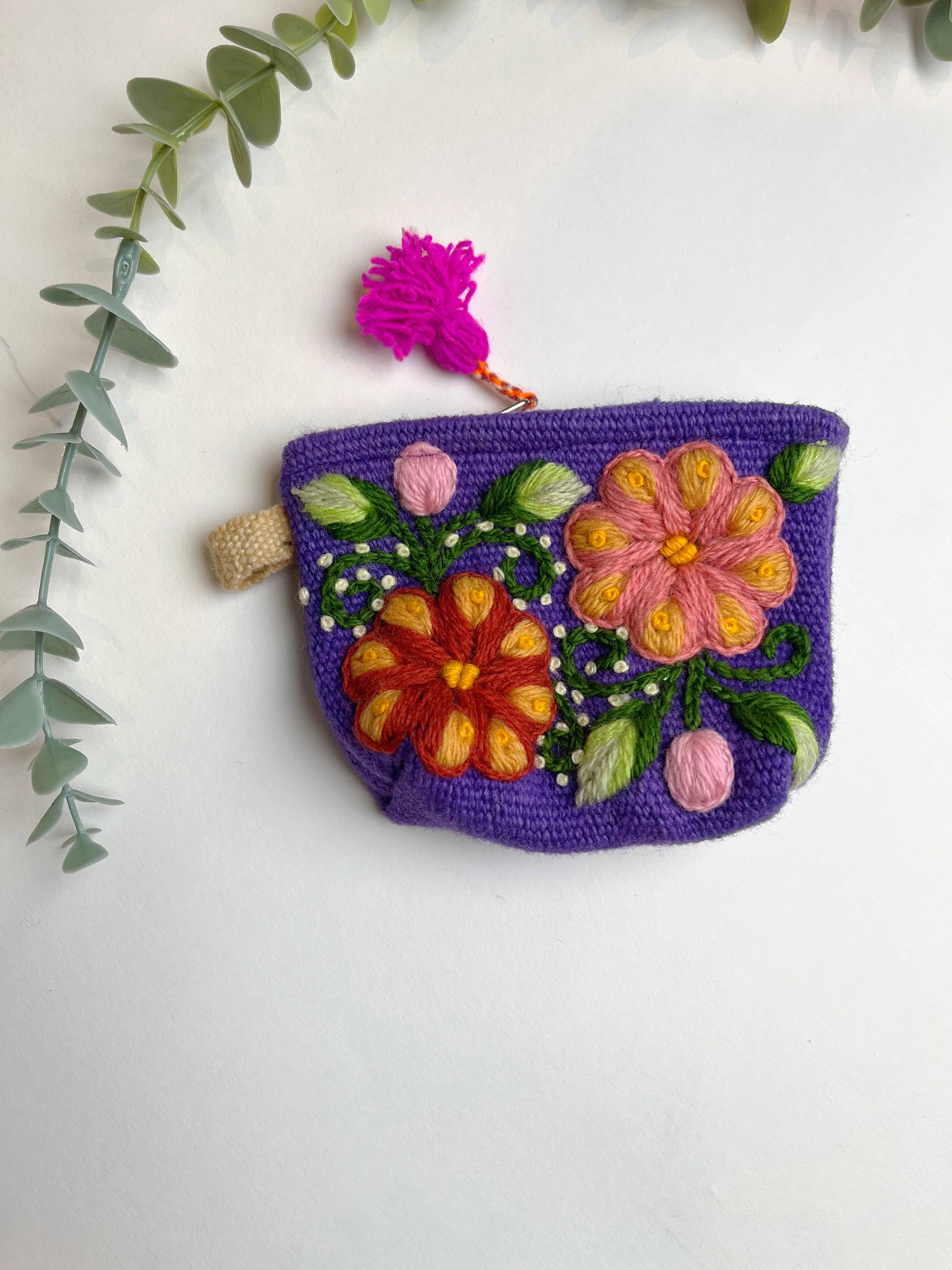 Artesana Love – wholesale Påse - Dam – Victoria handbroderad liten necessär3