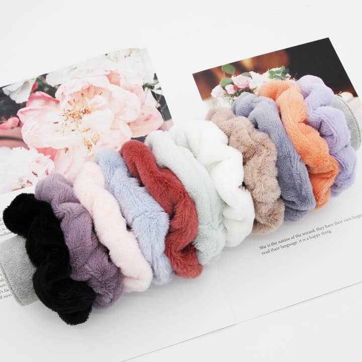 ACCITY - Wholesale Scrunchie - Women's - FLUFFY PLEATED SCRUNCHIE HAIR TIE_CWAHA0188