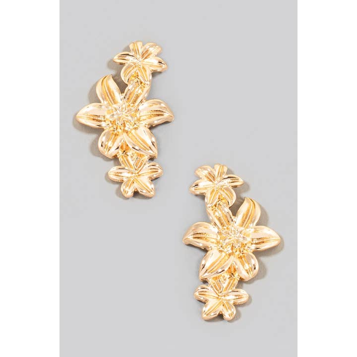 Triple metalliske blomsterkædeøreringe for engroshandel hos The Looks by Fame Accessories