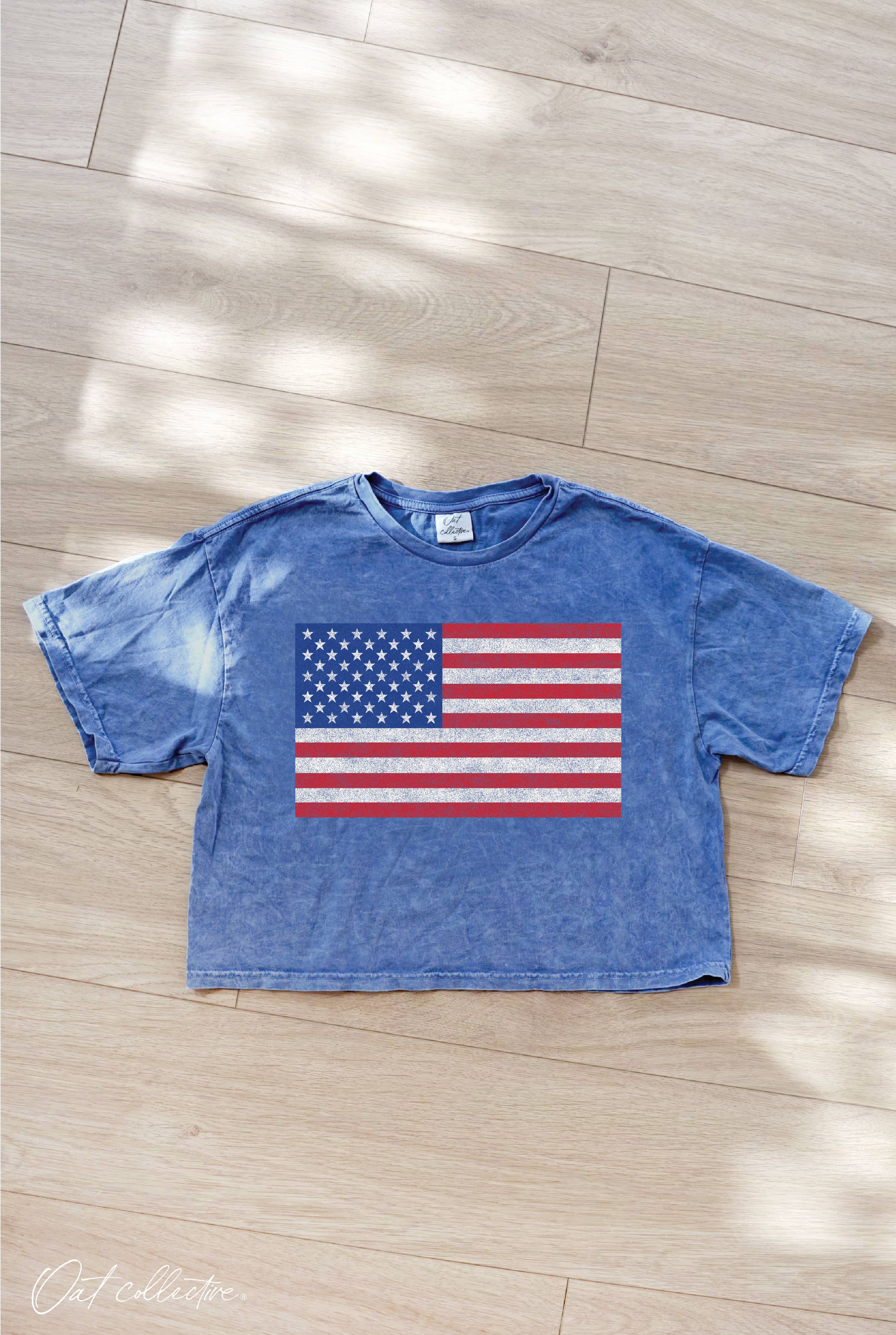 OAT COLLECTIVE - Vendita all'ingrosso Maglietta serigrafata - Donna - Top corto con grafica minerale con bandiera degli Stati Uniti6