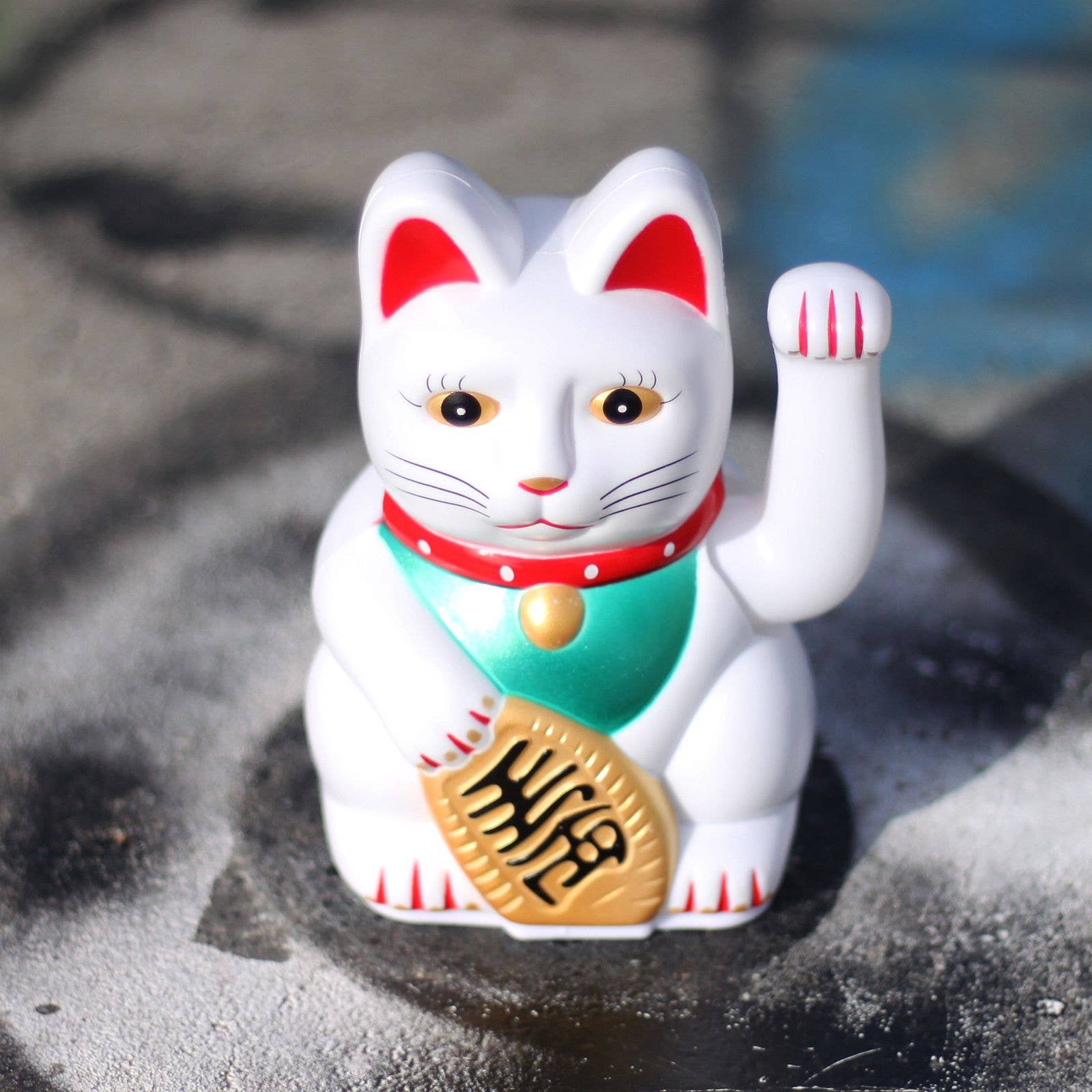 Tribal Trade GmbH - Wholesale Decorative Figurine - Lucky cat Maneki-neko waving cat 13cm white10