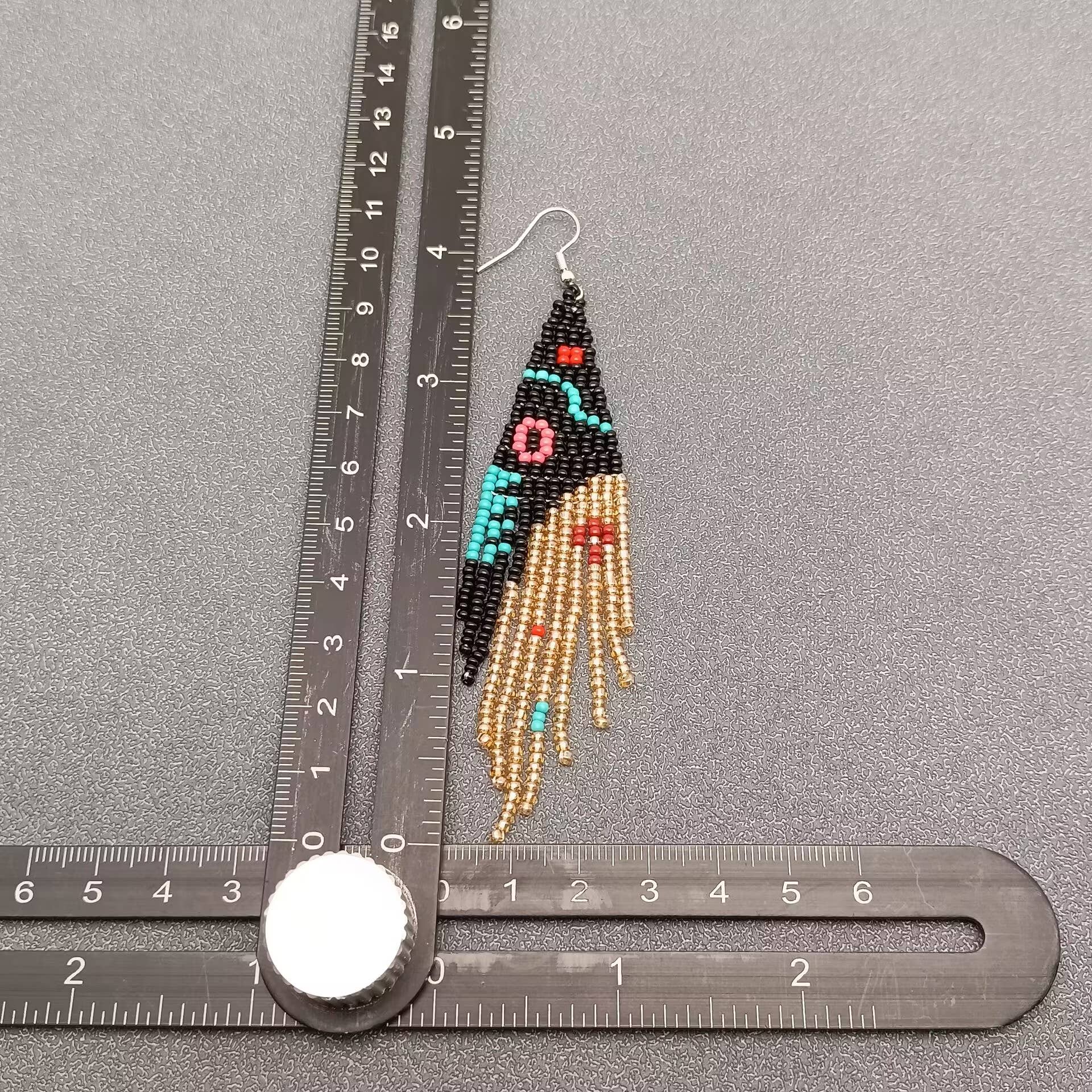 Mio Queena - Wholesale Dangle Earrings - Shark Mouth Pattern Seed Beads Dangle Earrings - BJ/SB3