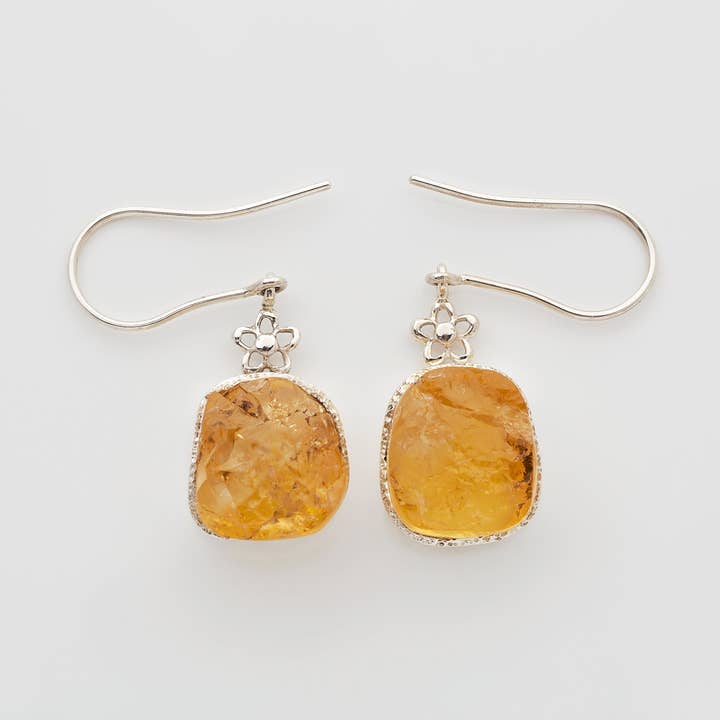 Boucles d'oreilles en citrine, boucles d'oreilles en pierres brutes, argent - Mia pour la vente par Koko
