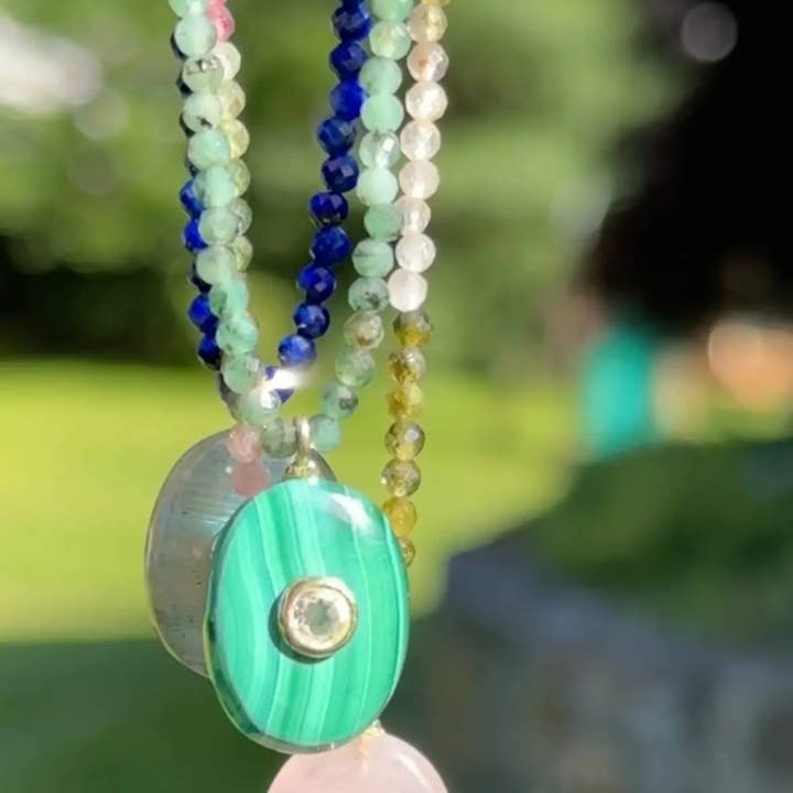 Amelia Rose Jewelry - Vendita all'ingrosso Girocollo/collier - Collana Girocollo con Perline a Tripla Gemma - Tormalina, Granato e Quarzo Rosa2