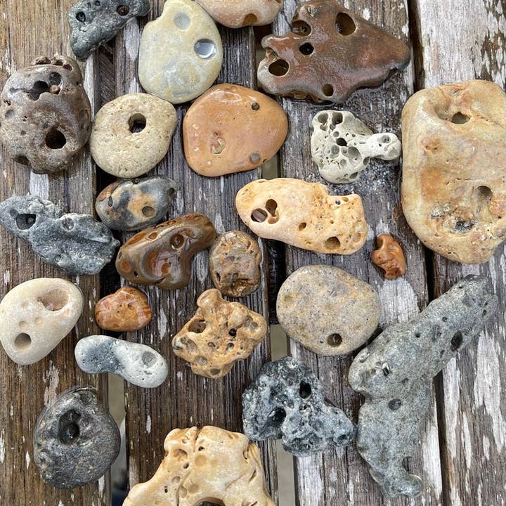 Bodhi Leaf Market - Wholesale Spiritual Stone/Crystal - Fairy Stones, Hag Stones, Crystal Magic