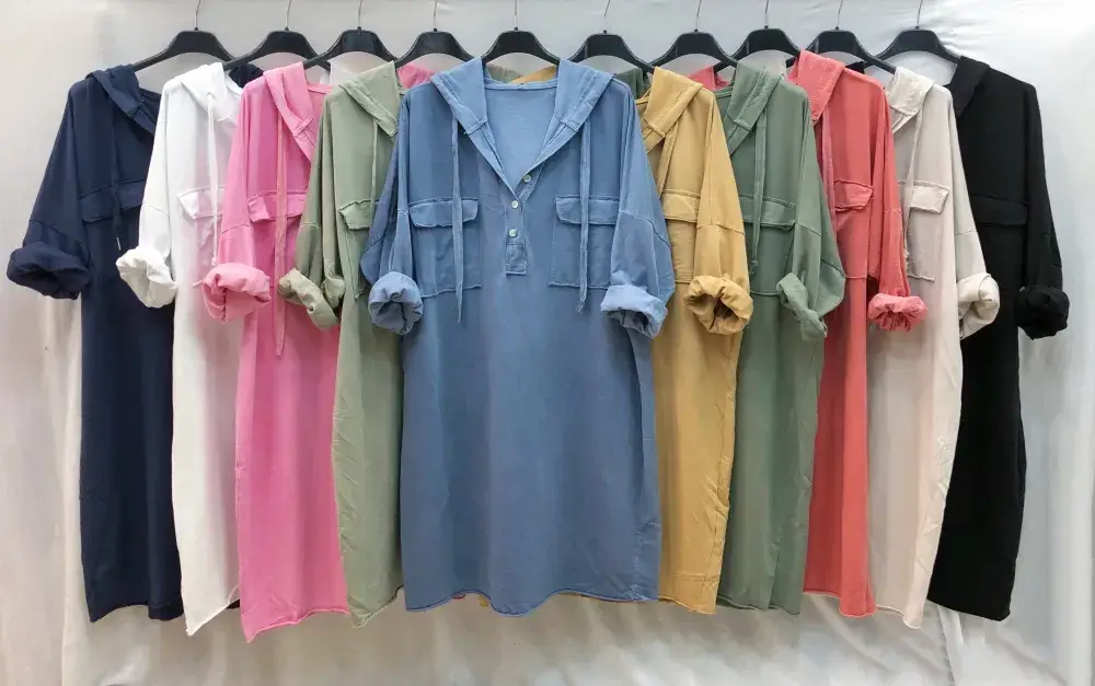 Mimi & Gogo - Wholesale Dress - Women's - Hooded sweatshirt dress with pockets @8587_RSweatsPoche18