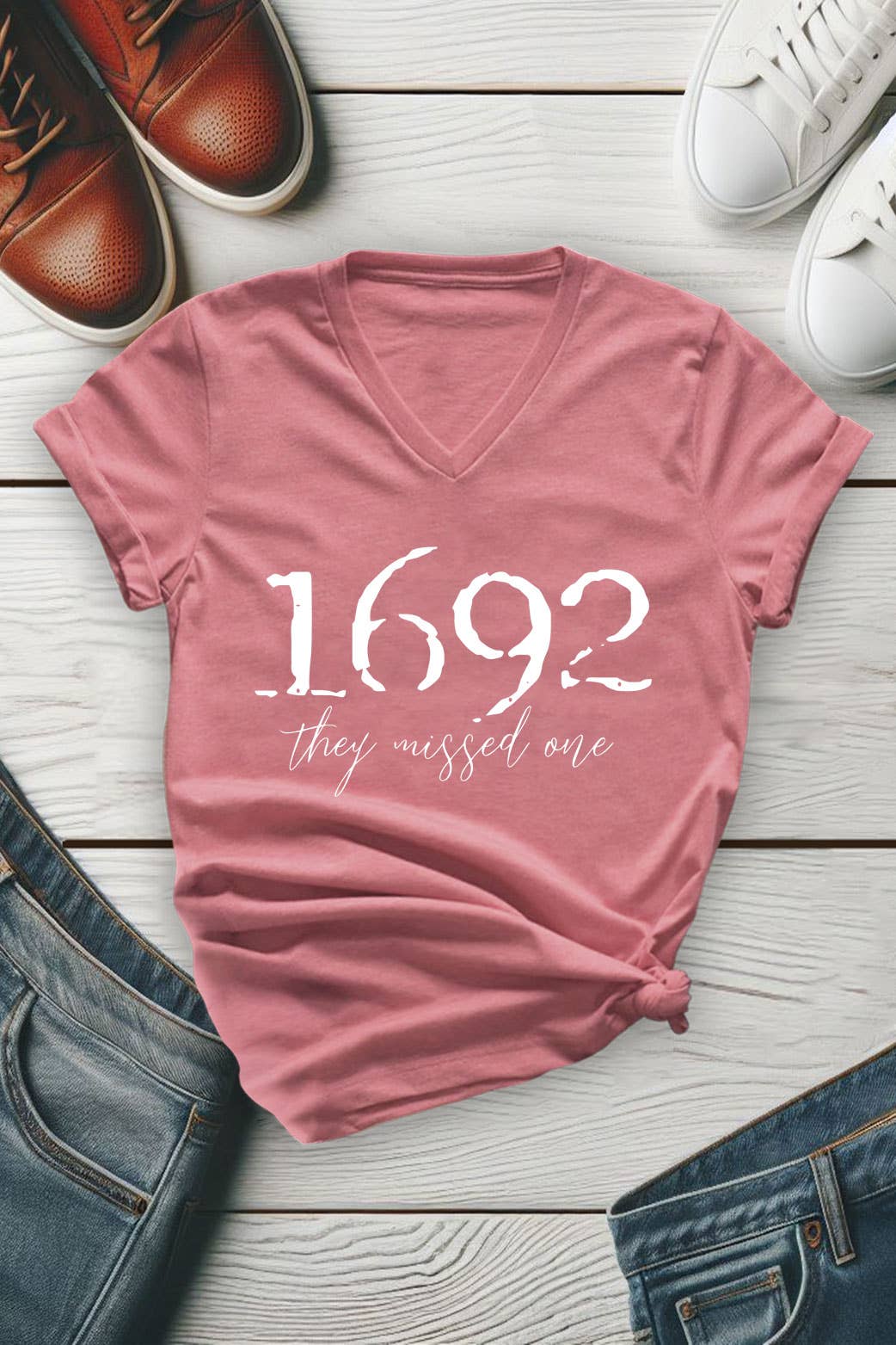 Top Avenue – Großhandel T-Shirt (Grafikdruck) – Unisex – 1692 They Missed One, Halloween, Unisex-T-Shirt mit V-Ausschnitt4