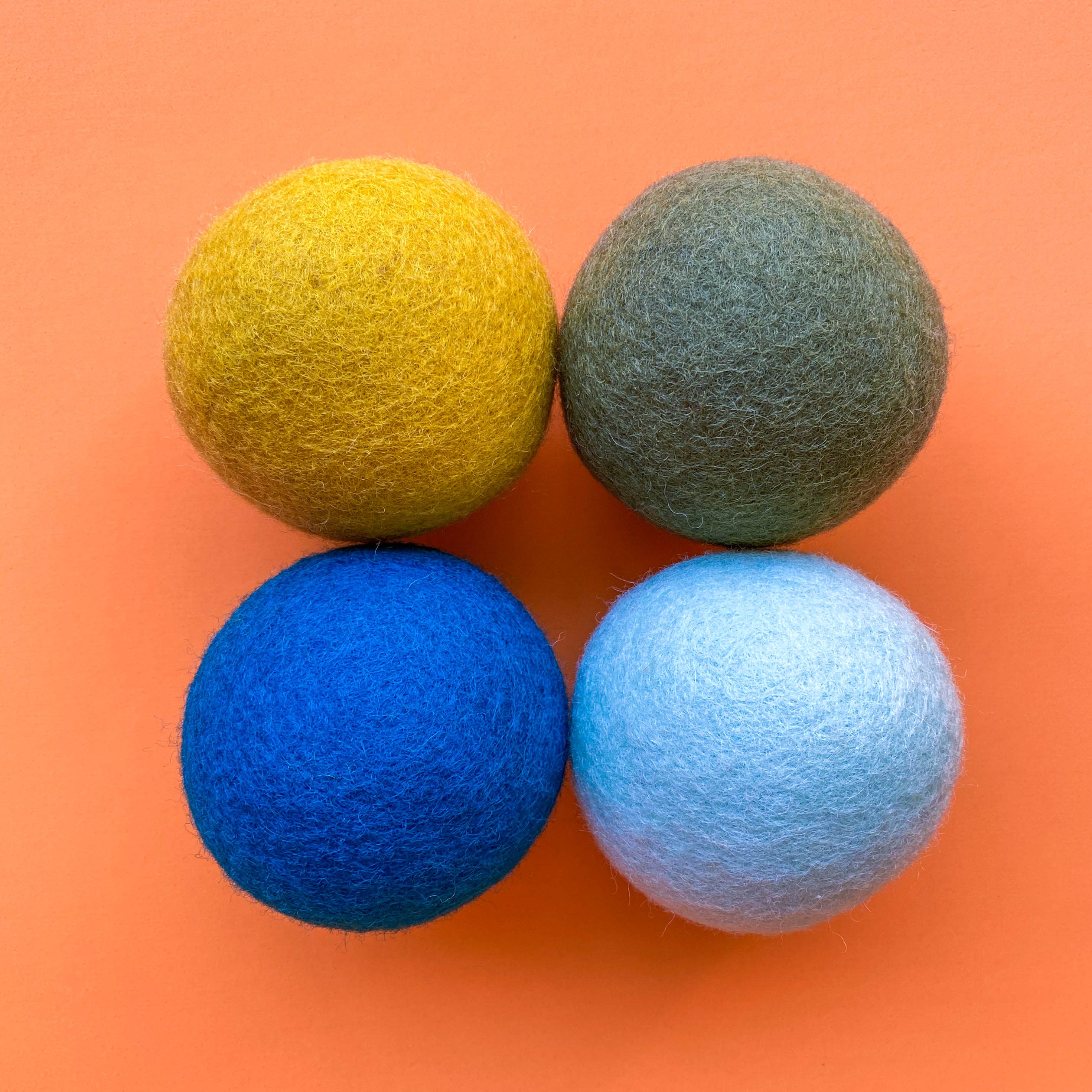 PLENTY - Wholesale Dryer Balls - Dryer Ball | Solid Colors