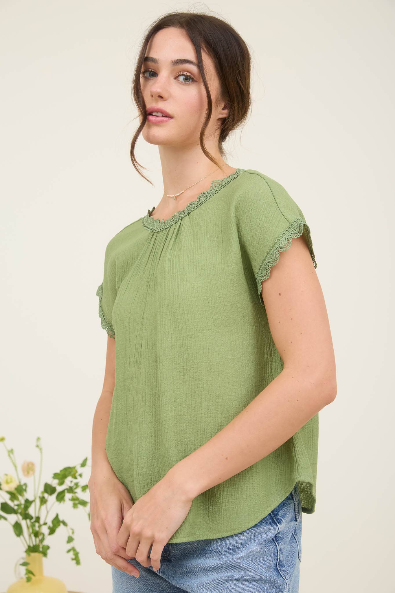 Blu Pepper - Vendita all'ingrosso Camicetta - Donna - Blusa a maniche corte con dettaglio fiocco posteriore e bordo in pizzo.19