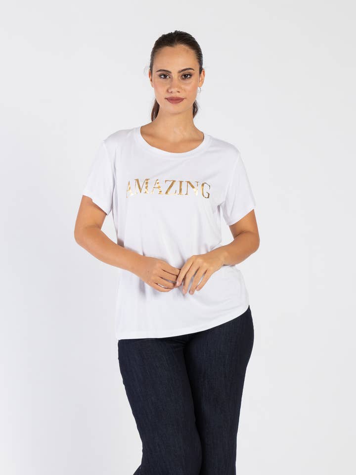 Maglia Girocollo in Viscosa Con Scritta Amazing per la vendita all'ingrosso da parte di Clara G.