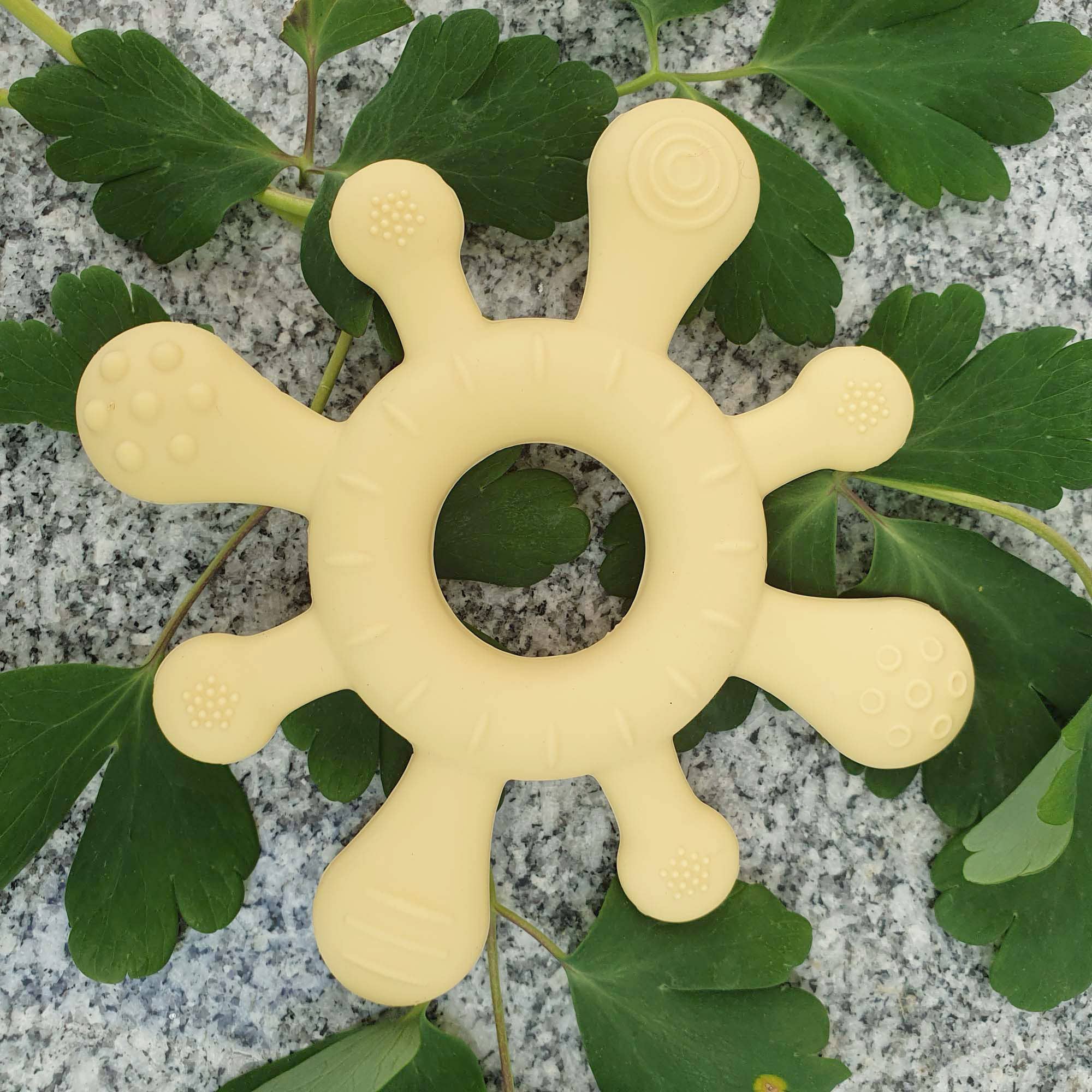 Summerville organic - Wholesale Bijtring - Baby - Babybijtring van silicone in zongeel, koraalvorm3