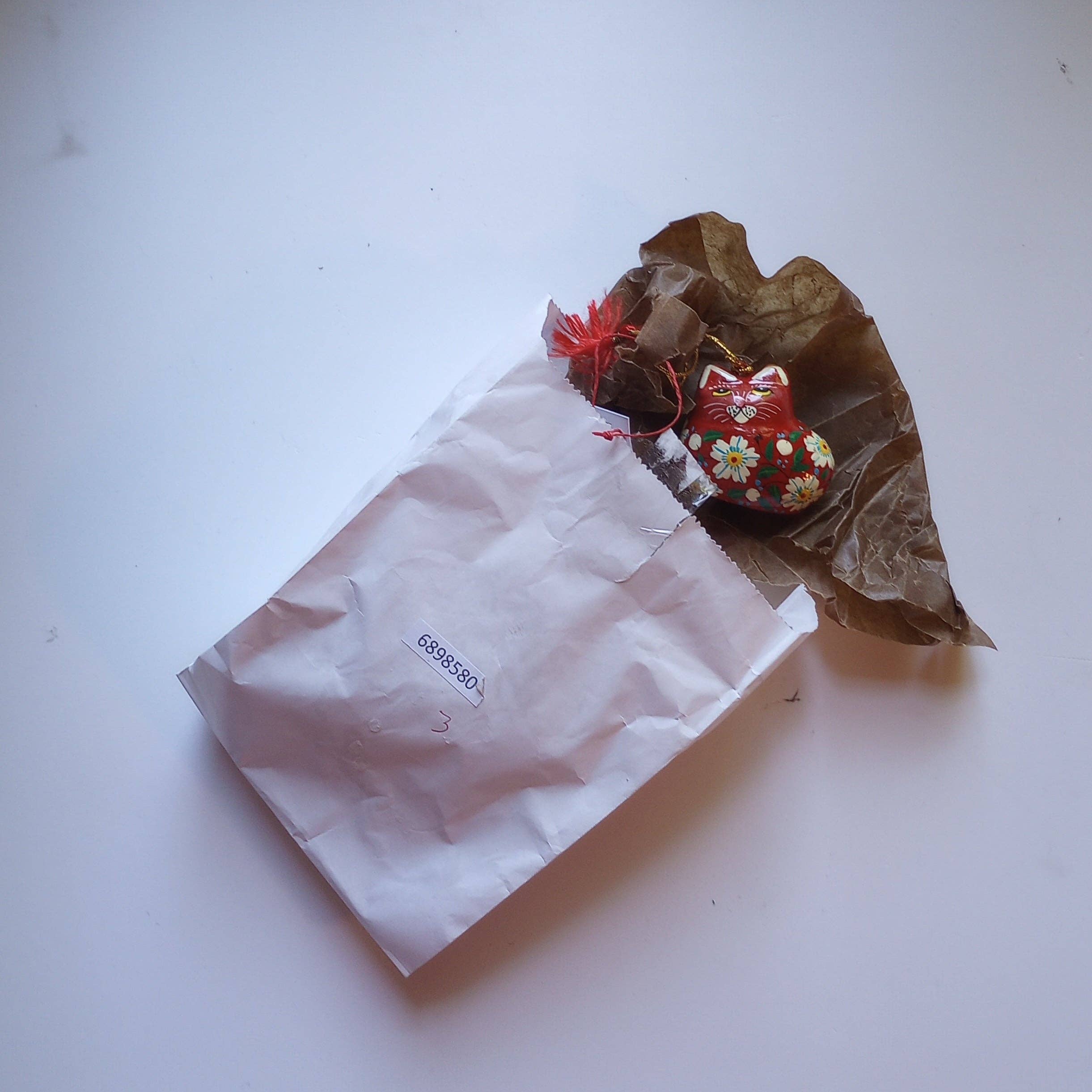 Ten Thousand Villages - Vente Objets de décoration - Ornement en papier mâché de chat floral peint4