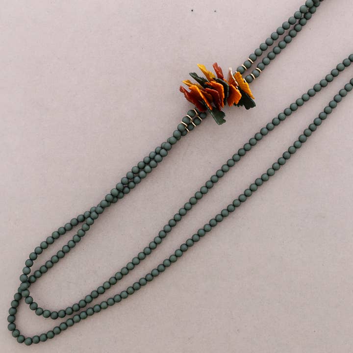 Collar Largo Doble Cuentas Hojas Resina para venta al por mayor de Sonata