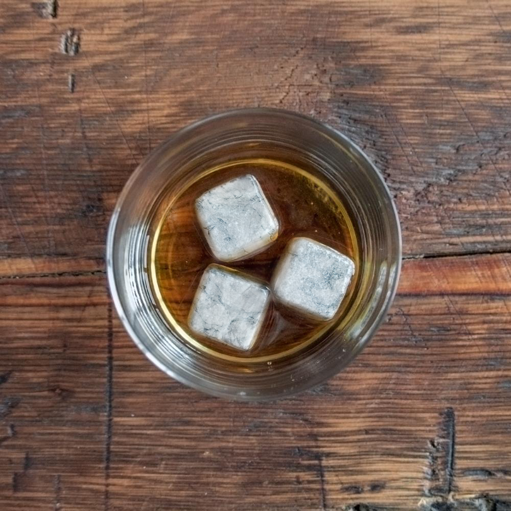 My Wholesale Warehouse - Venta al por mayor Cubitos para enfriar bebidas - Piedras enfriadoras de whisky de granito reutilizables8