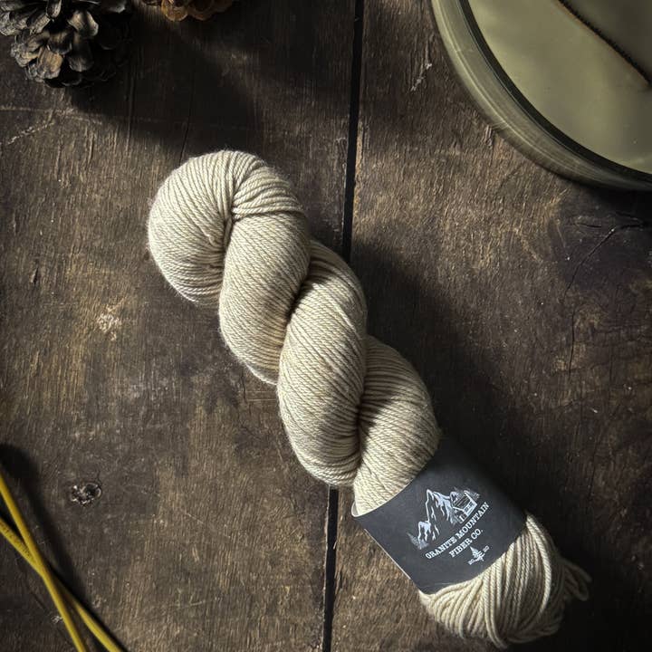 Bone - Dixville DK pour la vente par Granite Mountain Fiber Co.