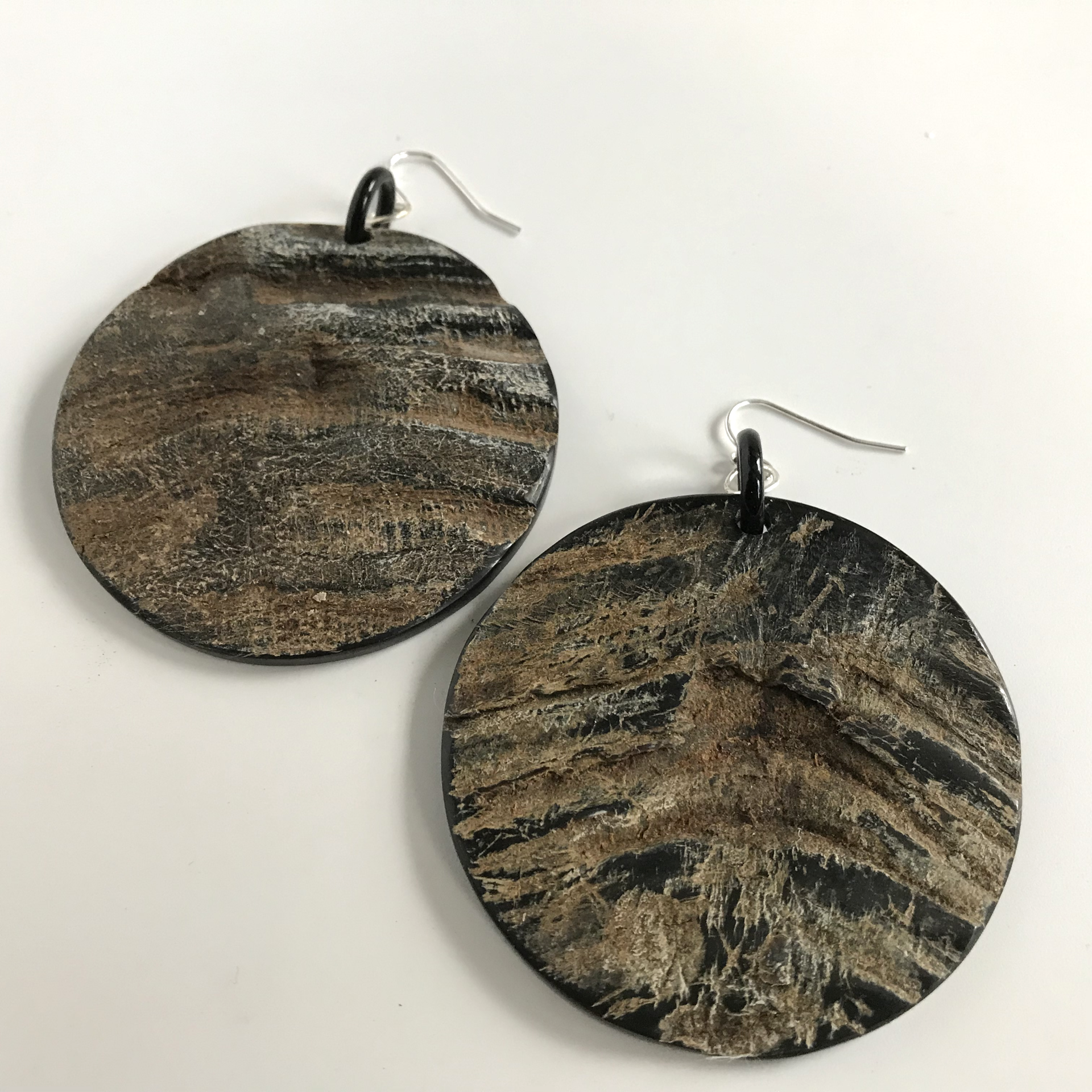 Belart Fair Trade - Venta al por mayor Pendientes colgantes - Pendientes de cuerno de disco LG Up-Cycled1