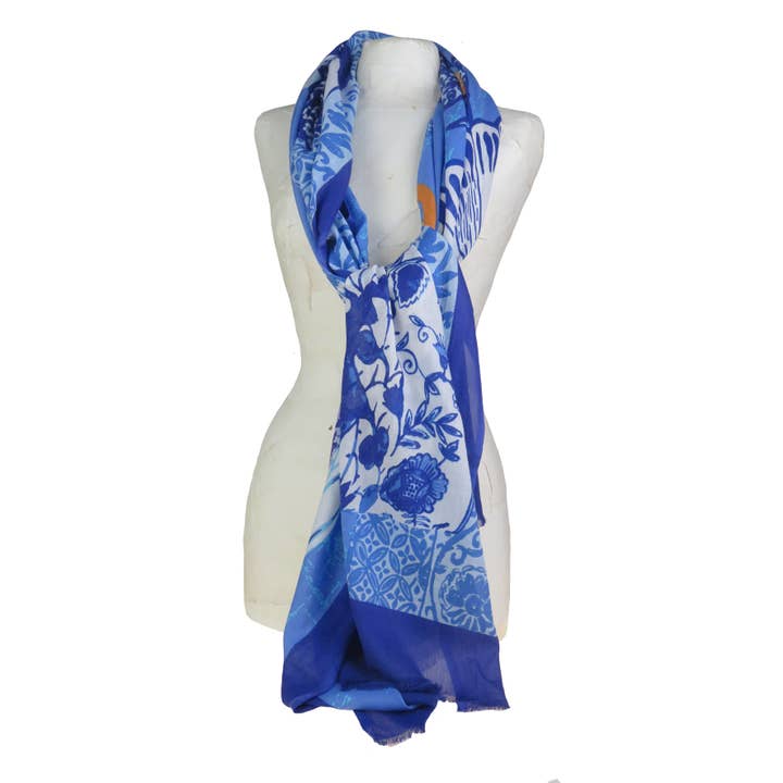 Cotton stole with Chinese vase pattern and Canton blue chinoiserie for wholesale by Supplement D'AM