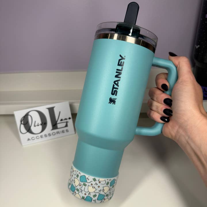 Olive Lane Accessories - Wholesale Insulated Mug/Tumbler - Smiling Stingray - Silicone Tumbler Boot5