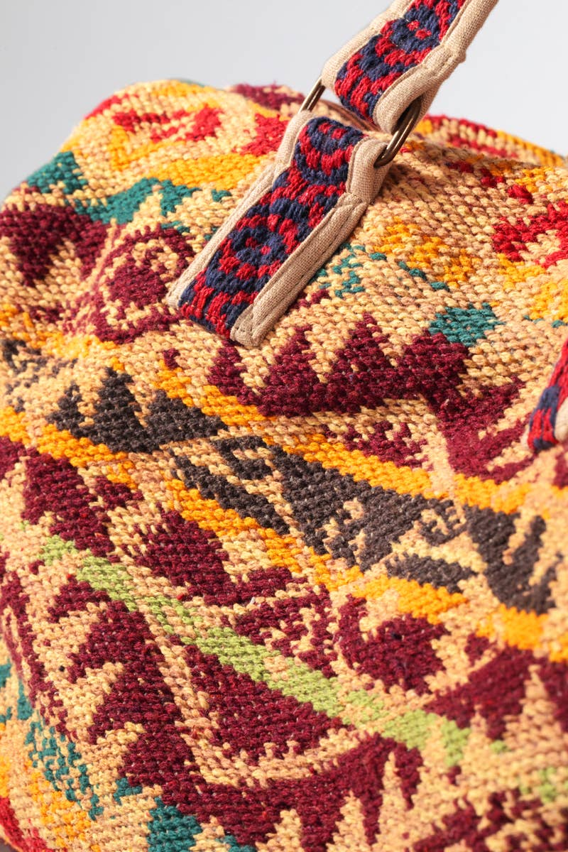 Karma Bolso artesanal con motivos étnicos y asas superiores Urbanista de venta al por mayor en Faire9