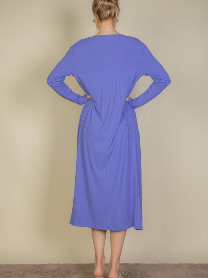 CAPELLA APPAREL – Vestido - Mulher por atacado – Conjunto CAPELLA APPAREL: Cardigan canelado e vestido midi justo com alças finas10