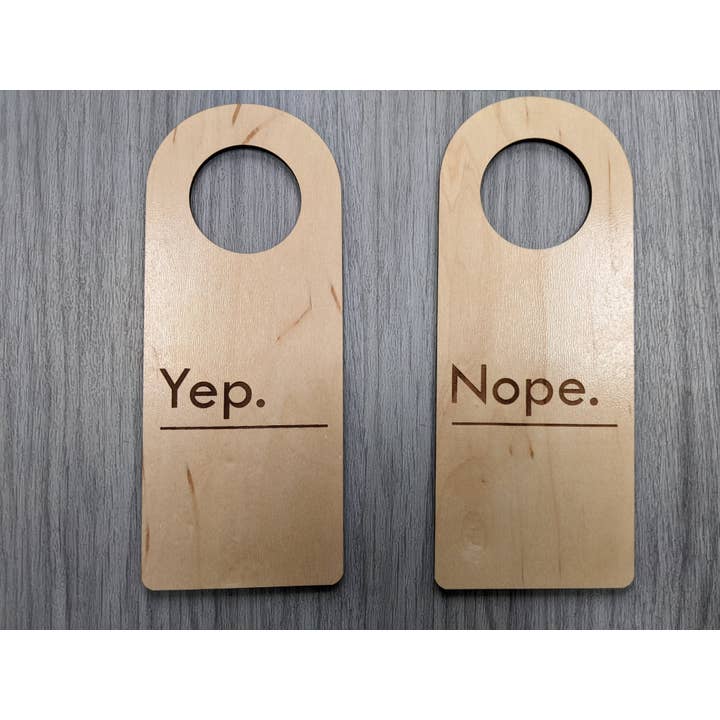 Chikai Shop - Vente Affichette de porte - Panneau de porte en bois « Do Not Disturb Yep Nope » avec 2 côtés11