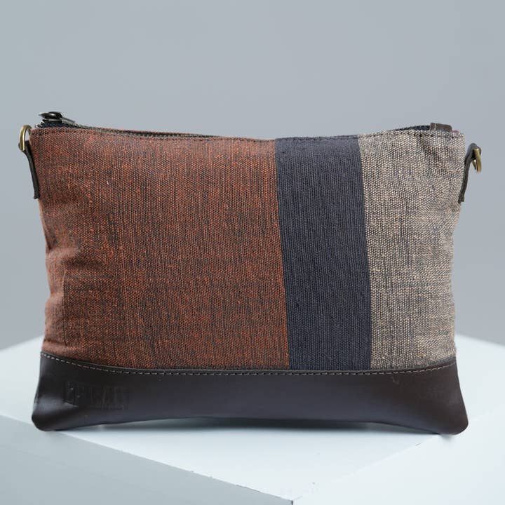 Sac bandoulière en coton éthiopien et cuir Chiban pour la vente par Sabahar