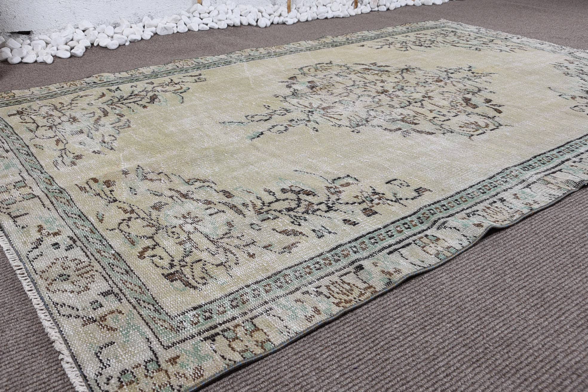 The Loom Wholesale – wholesale Runner rug – Vintage Handmade Wool Floral Rug1