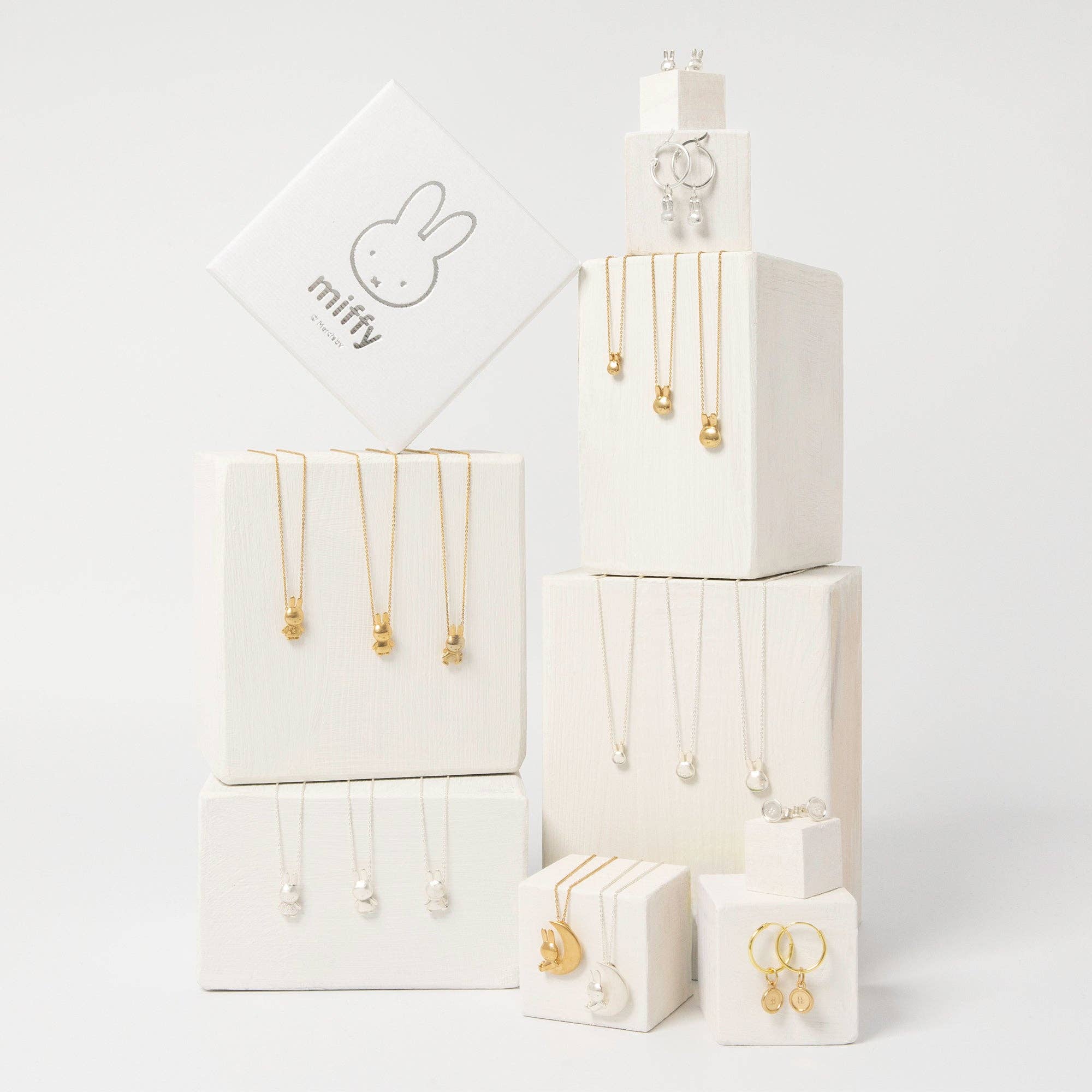 LICENSED TO CHARM - Venta al por mayor Pulseras de abalorios/colgantes - Pulsera Miffy con un solo colgante (plata de ley)3