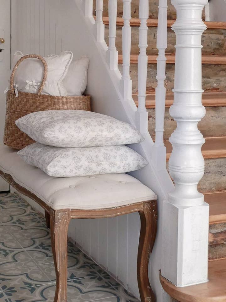 Almofada “Poème” gaze dupla algodão floral orgânico por atacado de ROSA DAMASCENA