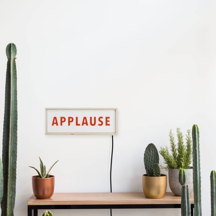 Really Nice Things - Vendita all'ingrosso Statuette decorative - Lightbox 40x15 « Applause »1