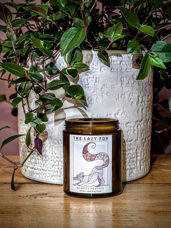 Granit-Heidekraut-Sojawachskerze für den Großhandel von The Lazy Fox