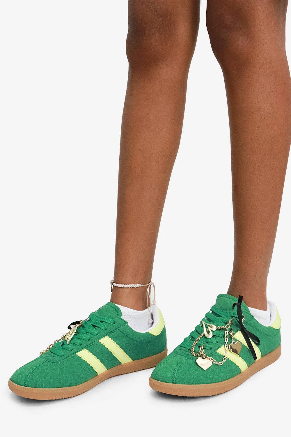 Lemonade Shoes – Großhandel Lifestyle-Sneaker – Damen – MACKAY verzierte Sneaker mit abnehmbaren Charms in kräftigen Farben1