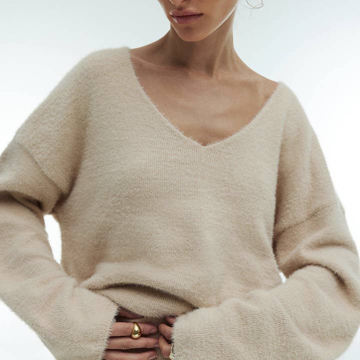 Marayn - Wholesale Top & Skirt Set - Women's - Chic European Knit VNeck Sweater Skirt Set18