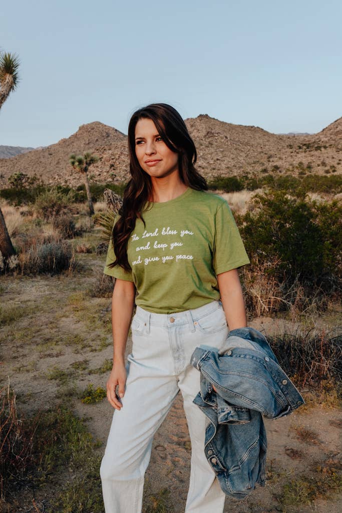 Crowned Free – Großhandel T-Shirt mit Siebdruck – Damen – Der Herr segne dich Tee3