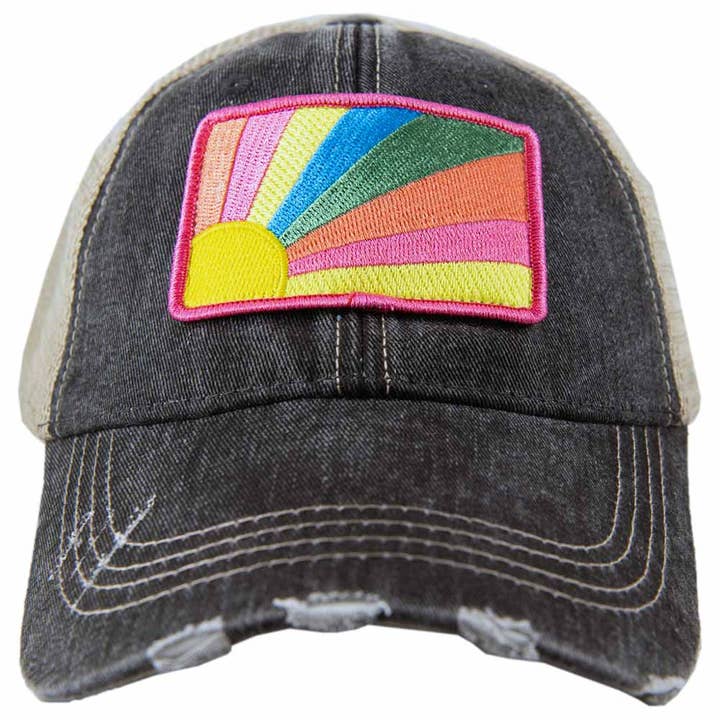 Casquette de camionneur Bursting Sunshine Patch pour la vente par Katydid
