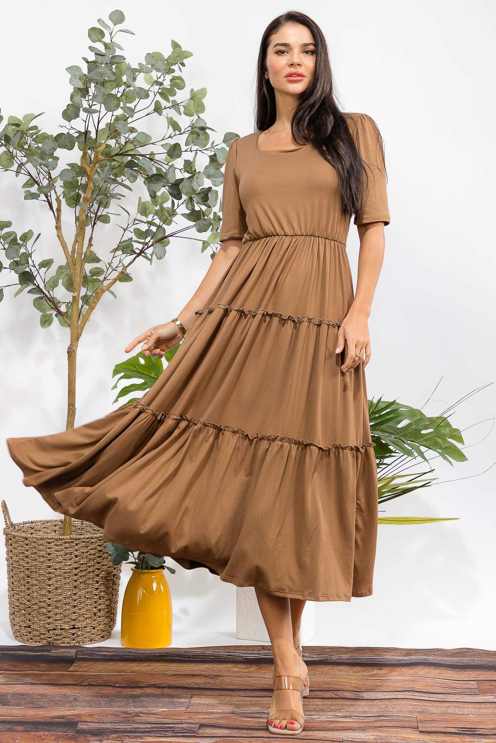 H&H Fashion Inc. – Großhandel Kleid – Damen – JR778X-S Plus Size Stufen-Midikleid mit quadratischem Ausschnitt14