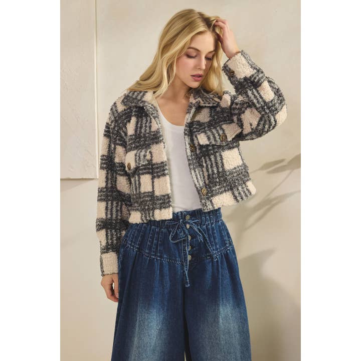 Veveret - Wholesale Jacket - Women's - Plaid Sherpa Short Button Jacket15
