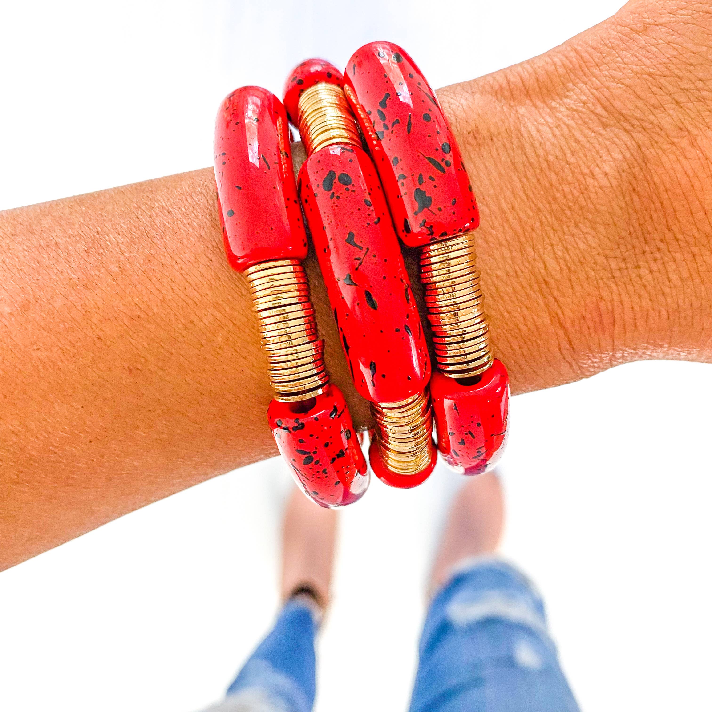 Savvy Bling - Wholesale Beaded Bracelet - Red & Black Speckle Acrylic Tube Bamboo Bracelet0